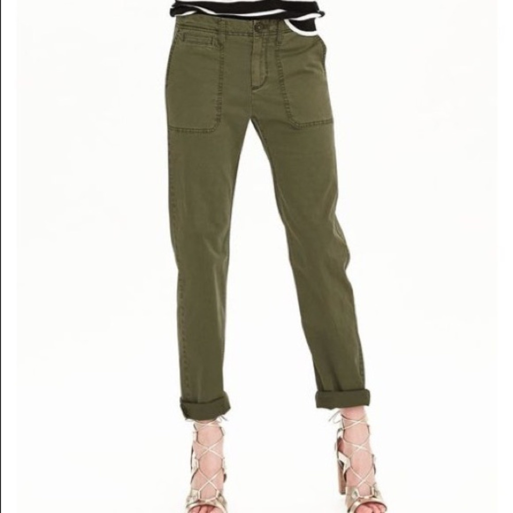 Banana Republic Boyfriend Chino Crop Iguana